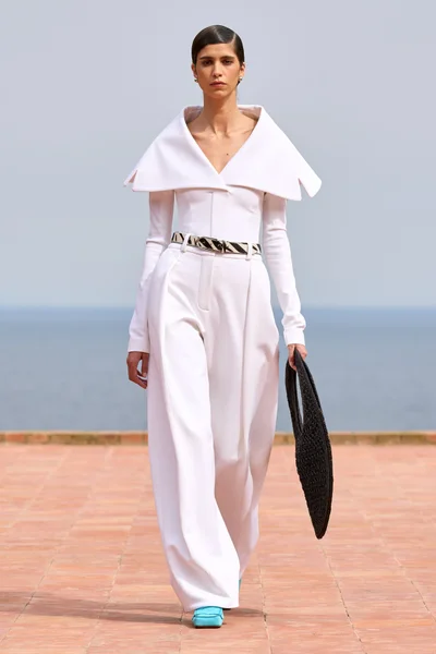 Look 10